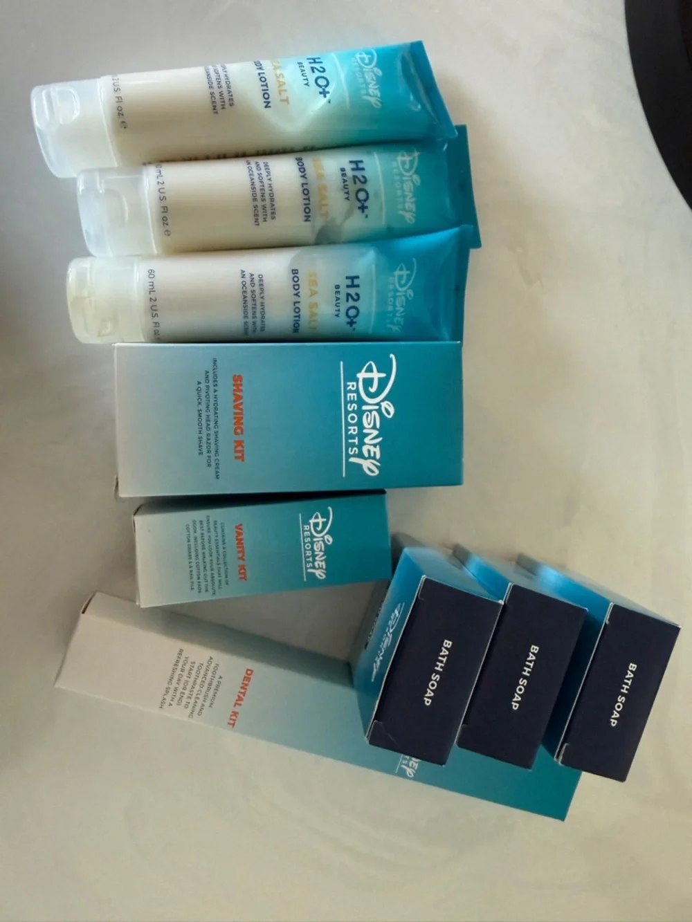 Disney Resorts H2O+ Spa Amenities - Blue/White - Picture 1 of 2